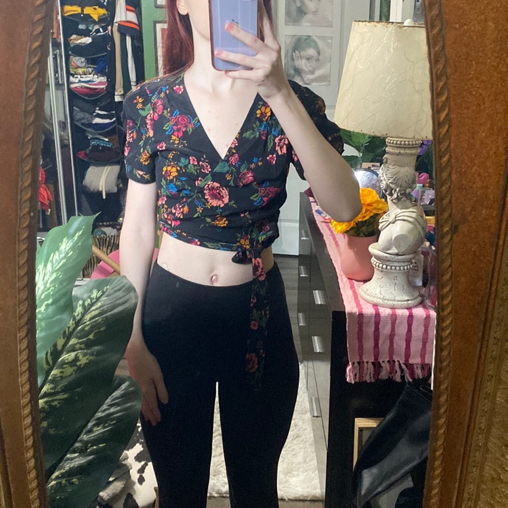 NWOT Forever 21 floral wrap crop top